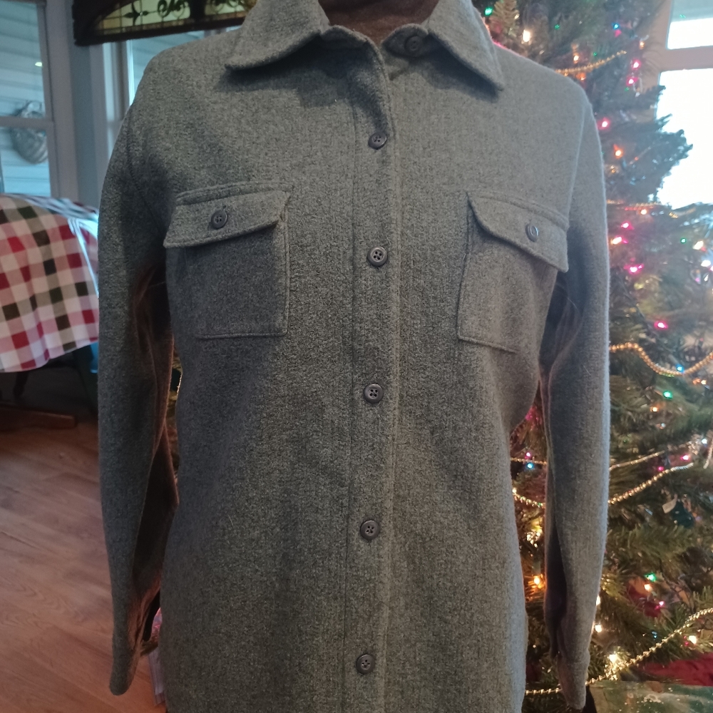 Womans outdoor fleece shirt Large